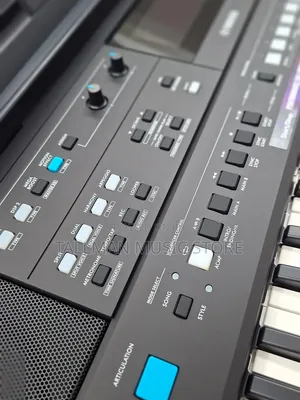 Yamaha PSR E483