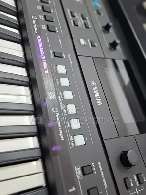 Yamaha PSR E483