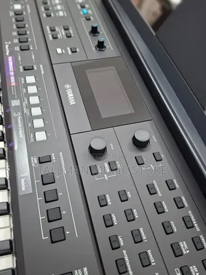 Yamaha PSR E483