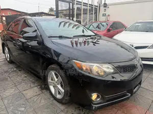 Toyota Camry SE 4dr Sedan (2.5L 4cyl 6A) 2013 Gray