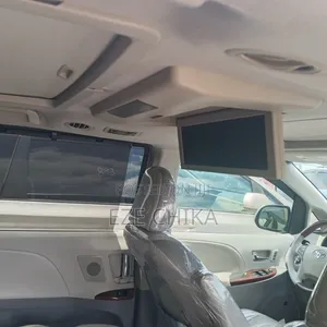 Toyota Sienna 2013 Silver