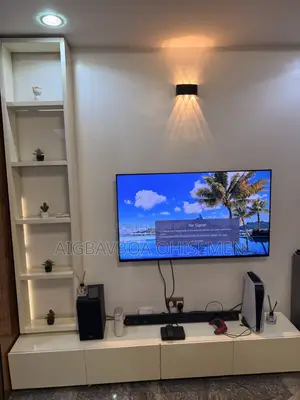 TV Console Amd Drawer