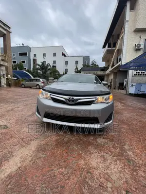 Toyota Camry LE 4dr Sedan (2.5L 4cyl 6A) 2012 Silver