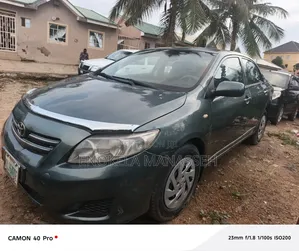 Toyota Corolla 1.8 LE 2008 Gold