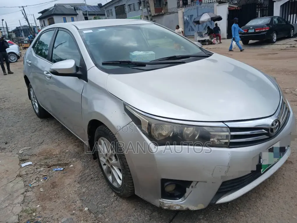 Toyota Corolla 2015 Silver