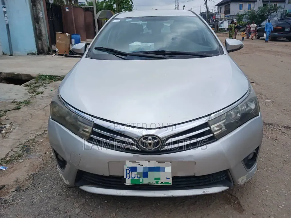 Toyota Corolla 2015 Silver