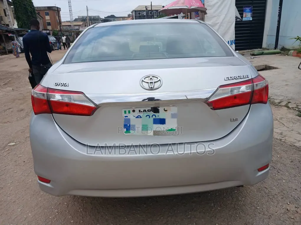 Toyota Corolla 2015 Silver
