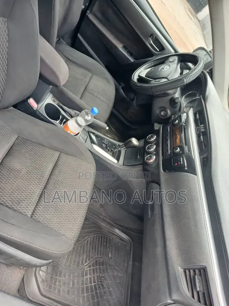 Toyota Corolla 2015 Silver