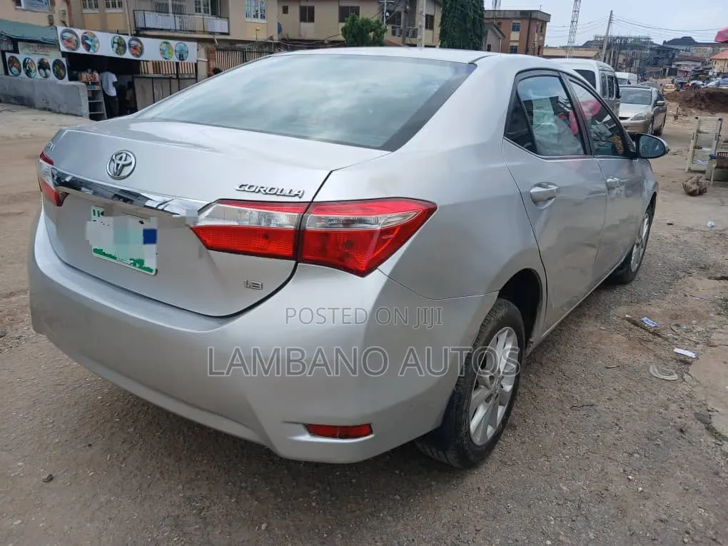 Toyota Corolla 2015 Silver