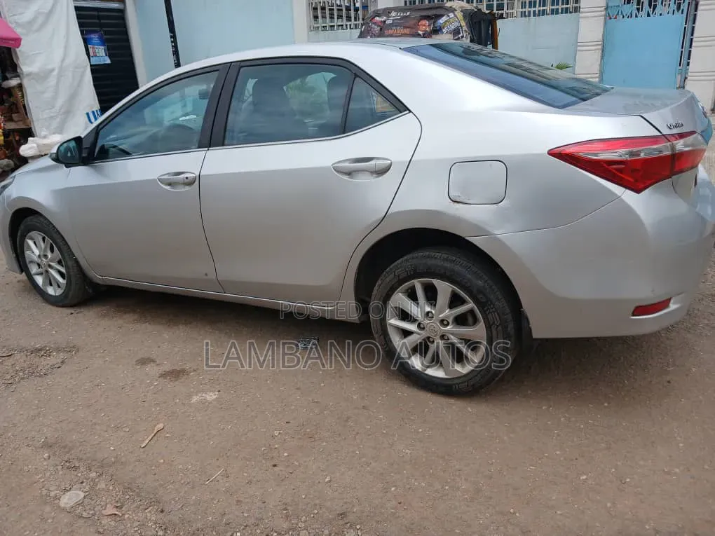 Toyota Corolla 2015 Silver