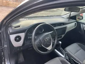 Toyota Corolla LE Eco (1.8L 4cyl 2A) 2019 Gray