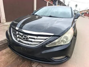 Hyundai Sonata 2010 Black