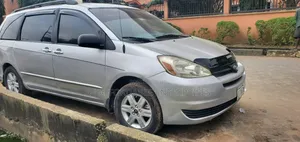 Toyota Sienna 2005 Gold