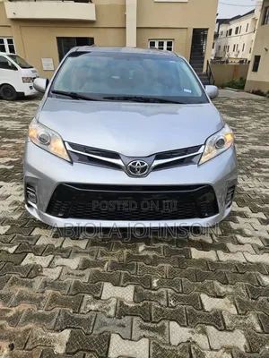 Toyota Sienna 2017 Silver