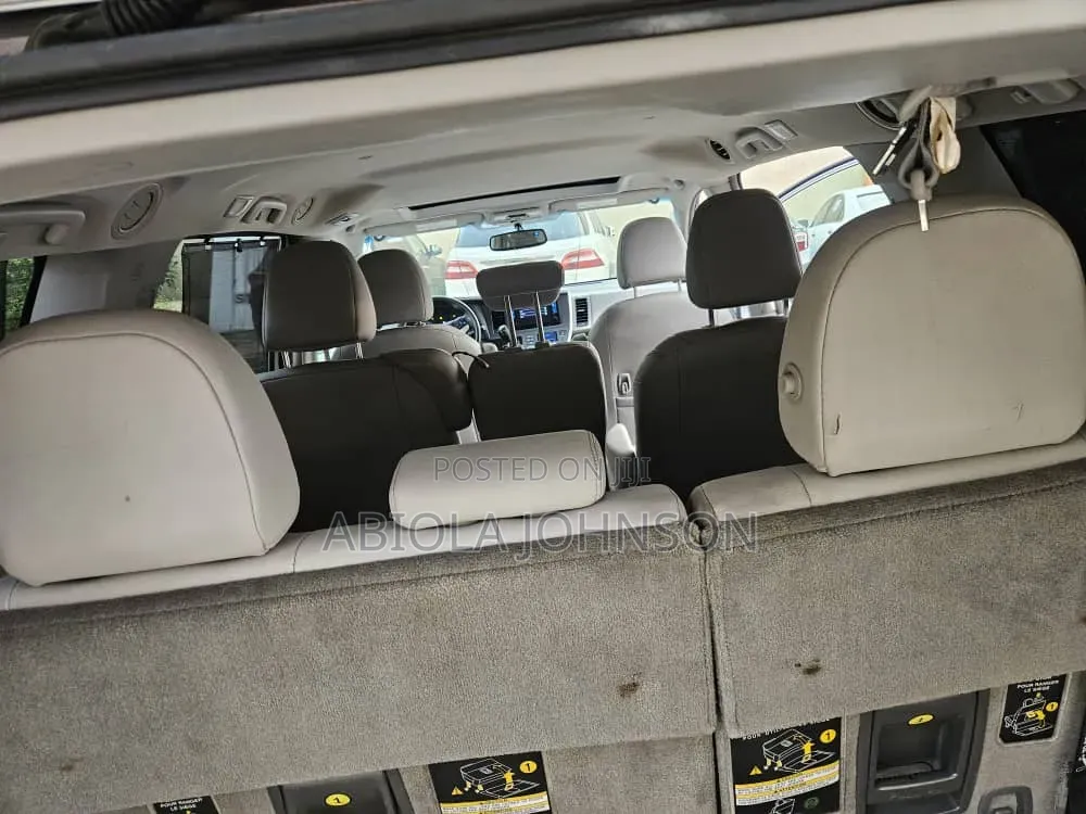 Toyota Sienna 2017 Silver