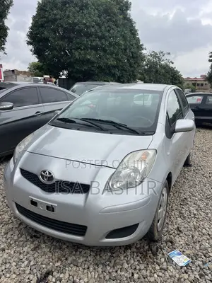 Toyota Yaris 2010 Silver