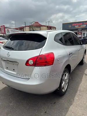 Nissan Rogue SV 2011 Silver