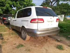 Toyota Sienna 2003 White