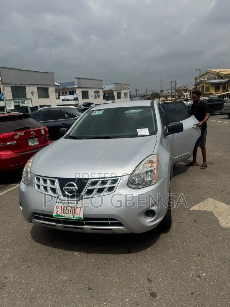 Nissan Rogue SV 2011 Silver
