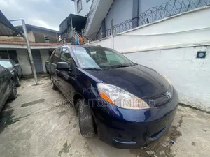 Toyota Sienna LE FWD 2006 Blue