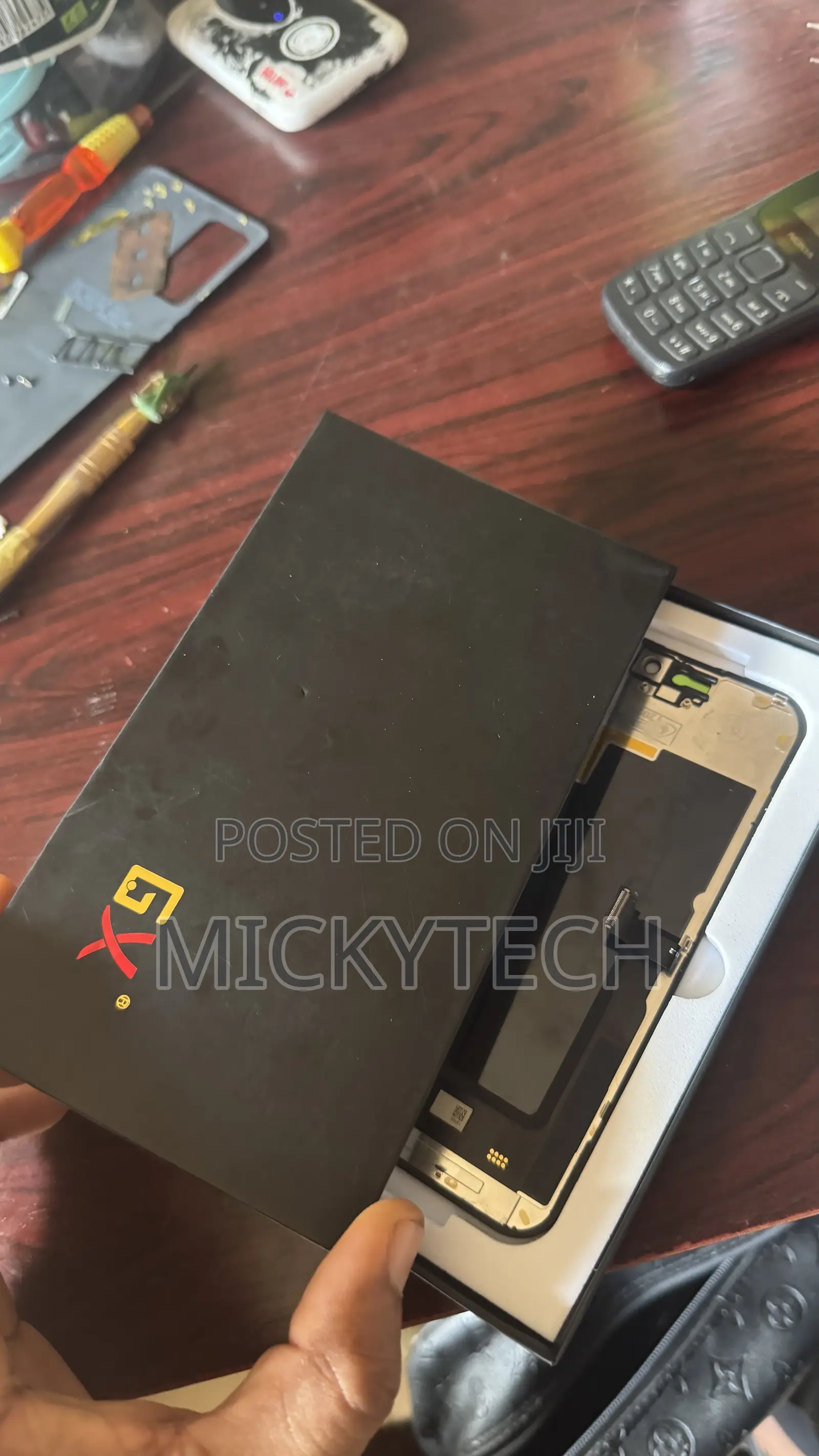 iPhone 15 Pro LCD Screen