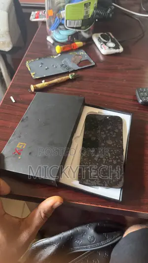 iPhone 15 Pro LCD Screen