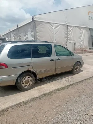 Toyota Sienta 2003 Silver