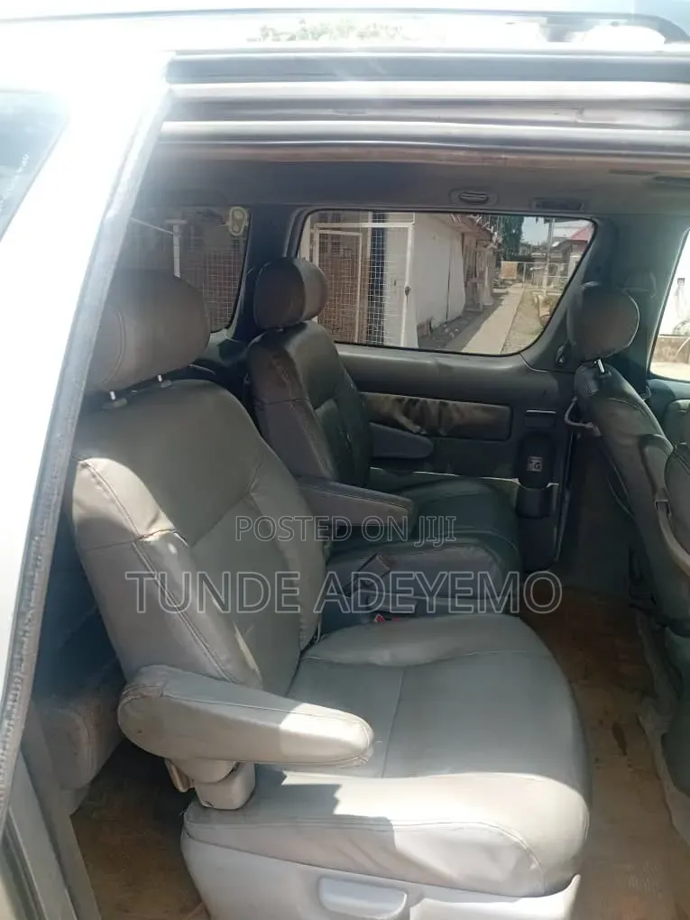Toyota Sienta 2003 Silver