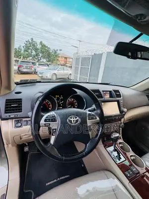 Toyota Highlander Limited 2012 Green