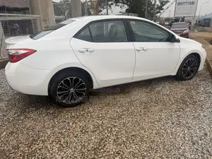Toyota Corolla S Premium 4dr Sedan (1.8L 4cyl CVT) 2014 White