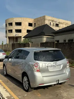 Toyota Verso 2011 Silver