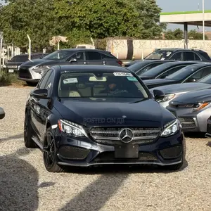 Mercedes-Benz C300 2016 Blue