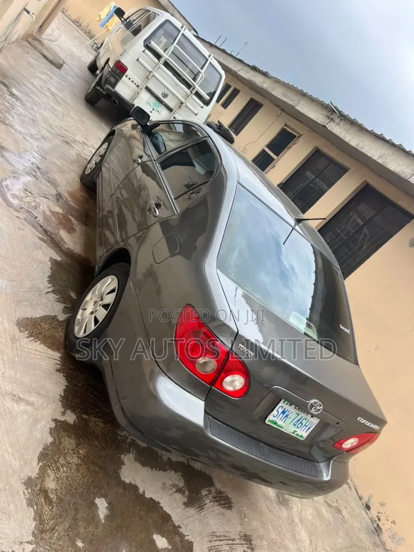 Toyota Corolla 2008 Gray