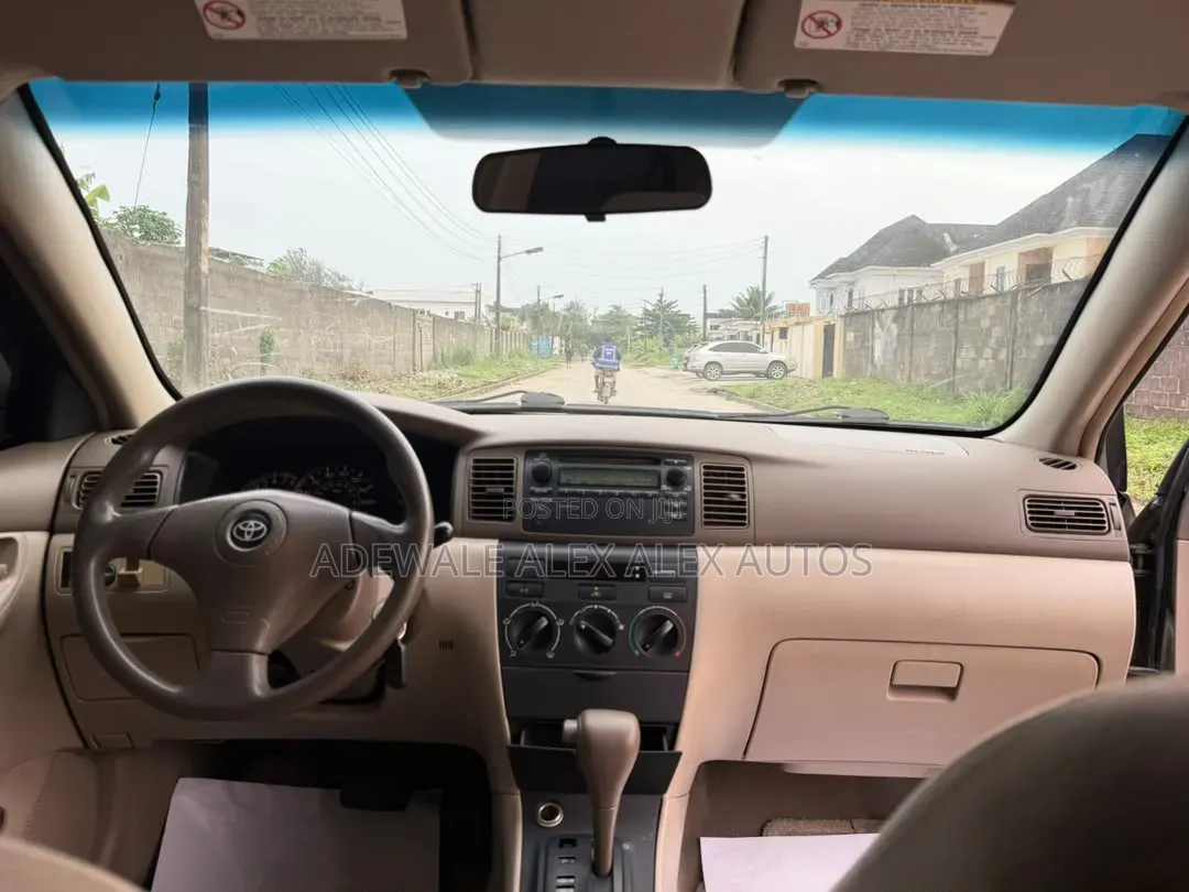 Toyota Corolla 2004 Gray