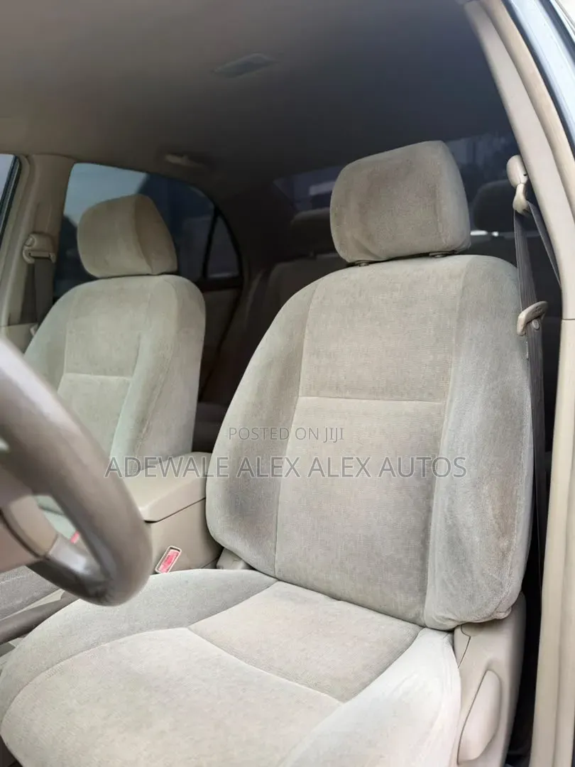 Toyota Corolla 2004 Gray