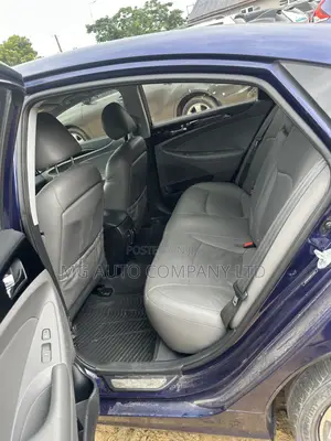 Hyundai Sonata SE 2.0T Sedan FWD (2.0L 4cyl 6A) 2013 Blue