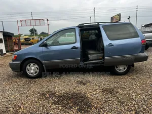 Toyota Sienna 2002 Blue
