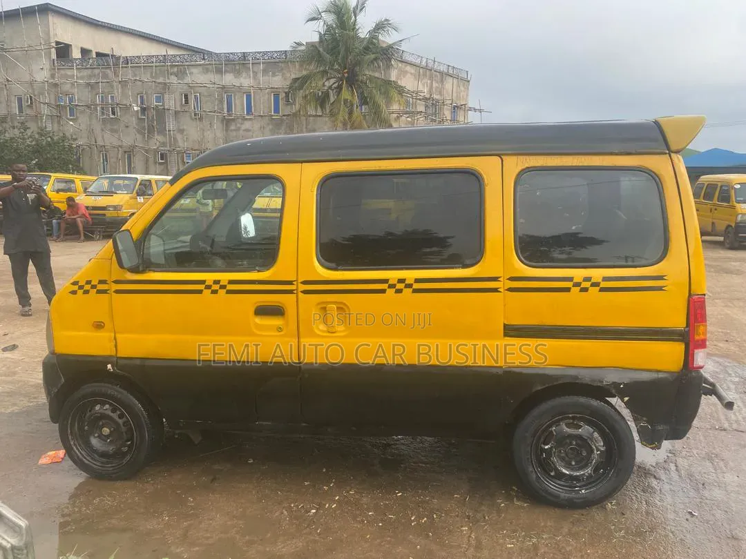 Suzuki APV Minibus 2002 Yellow