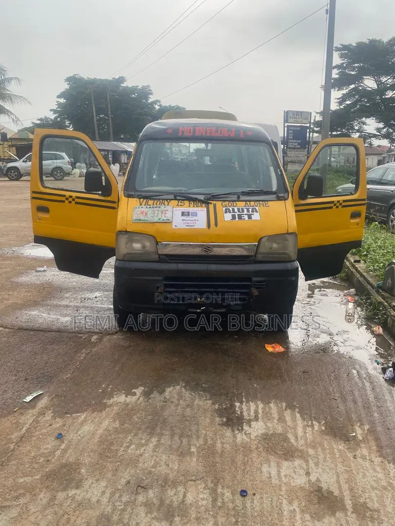 Suzuki APV Minibus 2002 Yellow