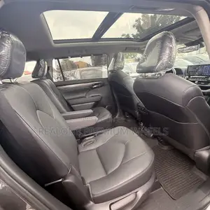 Toyota Highlander Platinum 2022 Gray