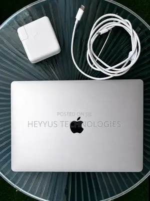 Laptop Apple MacBook Pro 2021 M1 8GB Apple M1 HDD+SSD 512GB
