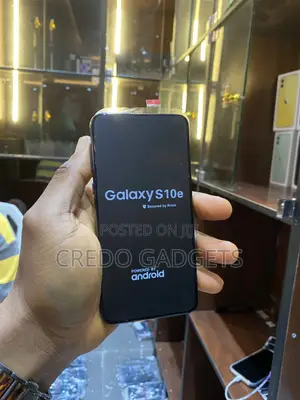 Samsung Galaxy S10e 128 GB Black