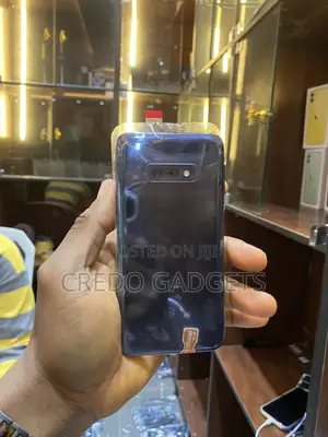 Samsung Galaxy S10e 128 GB Black