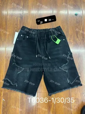 Unisex Streetwear Denim Shorts - Star Ripped Design