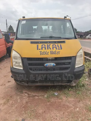 Ford Transit Pickup Truck - 6 TYRES