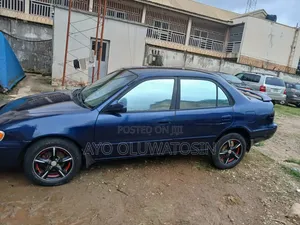 Toyota Corolla 2000 Blue
