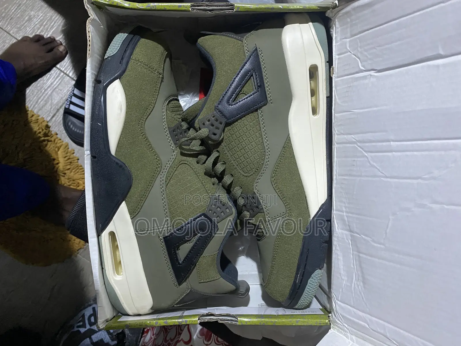 Air Jordan 4 Retro