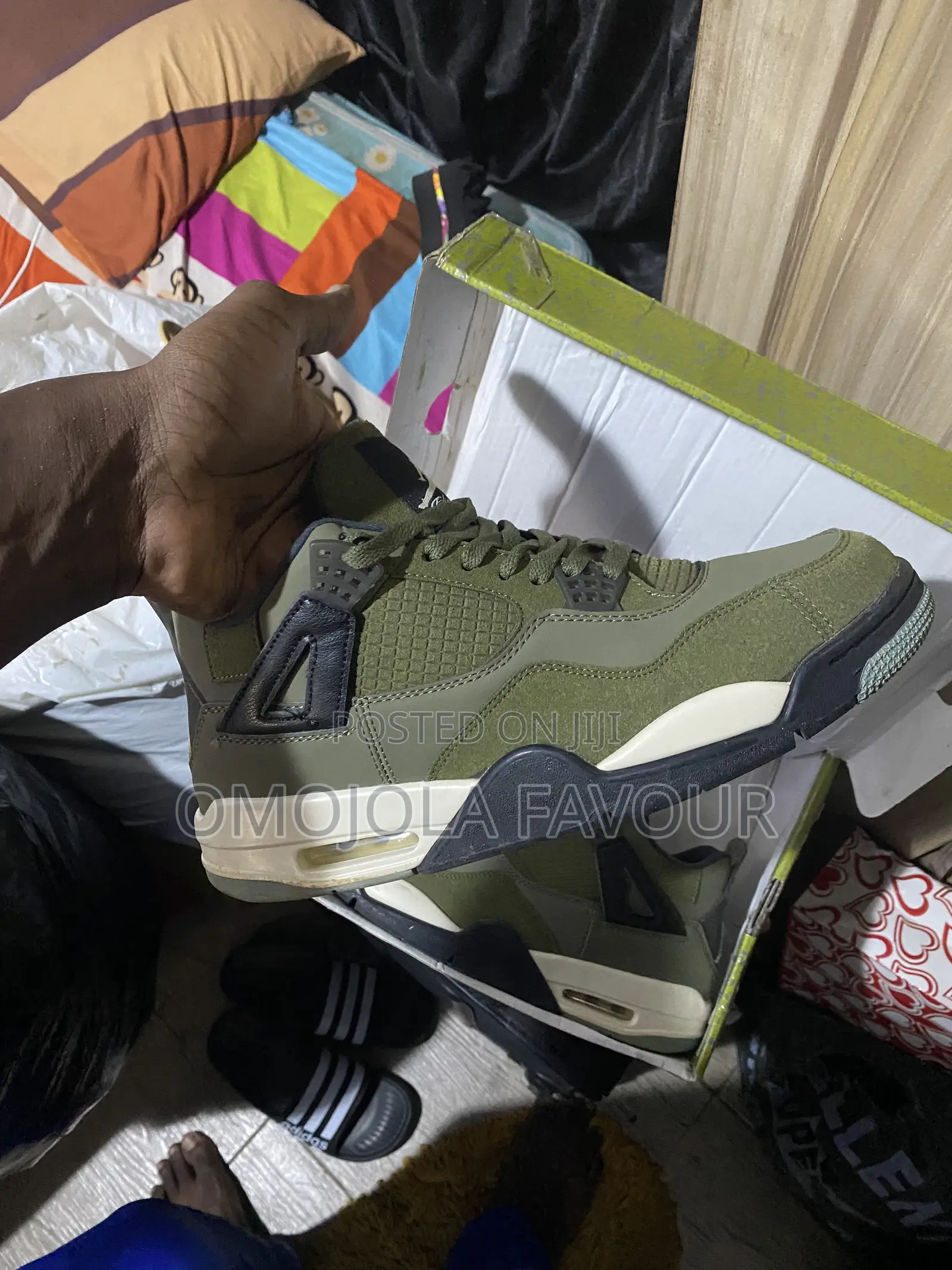 Air Jordan 4 Retro