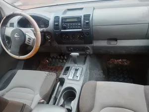 Nissan Xterra Automatic 2005 Silver