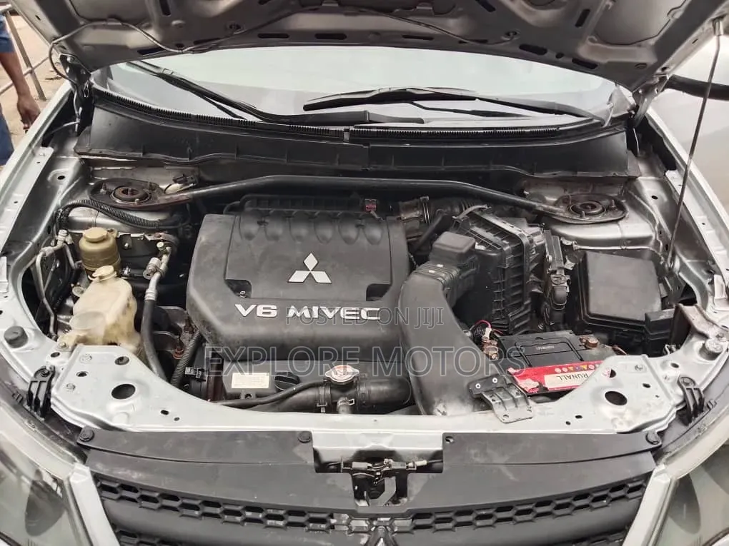 Mitsubishi Outlander 2007 Silver